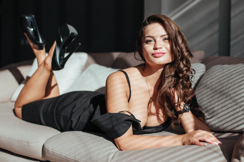 Frau auf der Couch